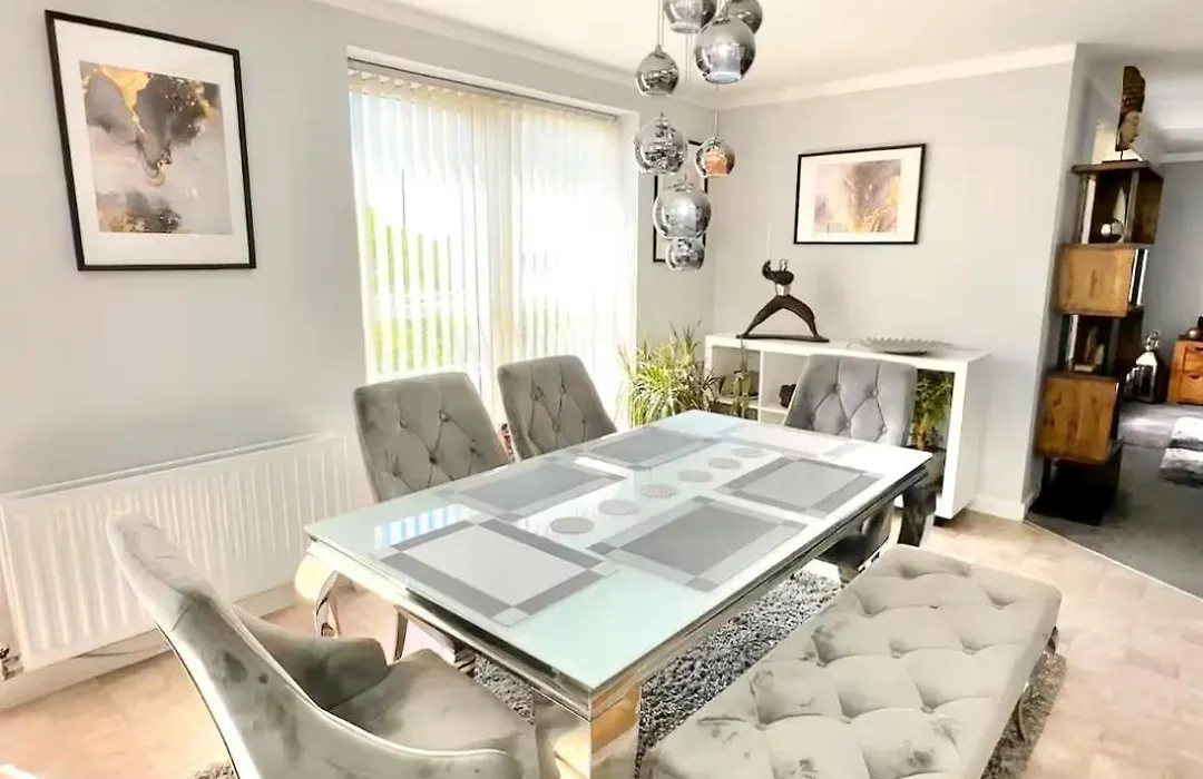 Spacious, Smart Apartment Near City Centre And Coop Arena Free Parking-1