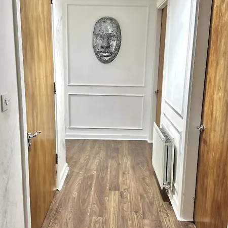 Spacious, Smart Apartment Near City Centre And Coop Arena Free Parking-2